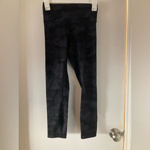 Wunder Under high rise crop 23” size 4!
